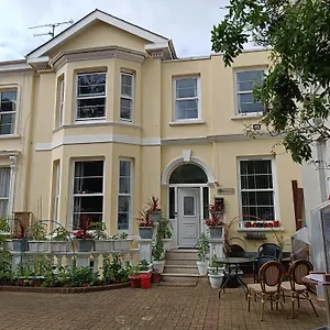 Mayville House Flat Apartment Cheltenham
