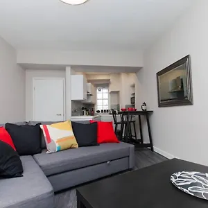 Stylish Royal Mile With Balcony Apartment Edinburgh